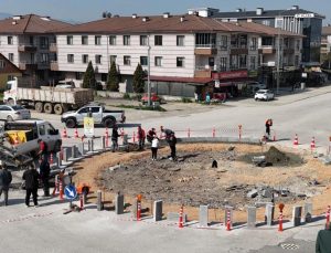 Düzce’de Emniyet Kavşağı Yenileniyor: 16 Metrelik Dönel Kavşak Yapılıyor